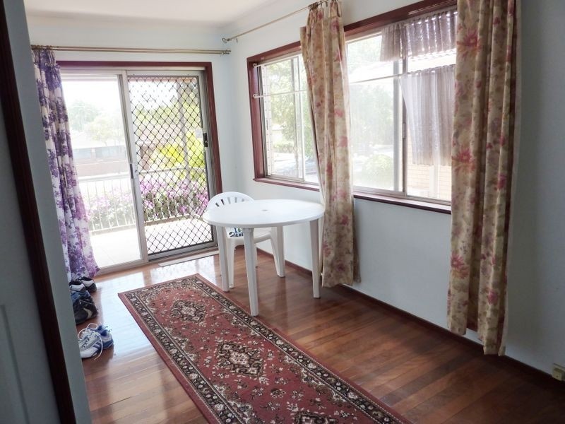 215 Mains Rd, Sunnybank QLD 4109