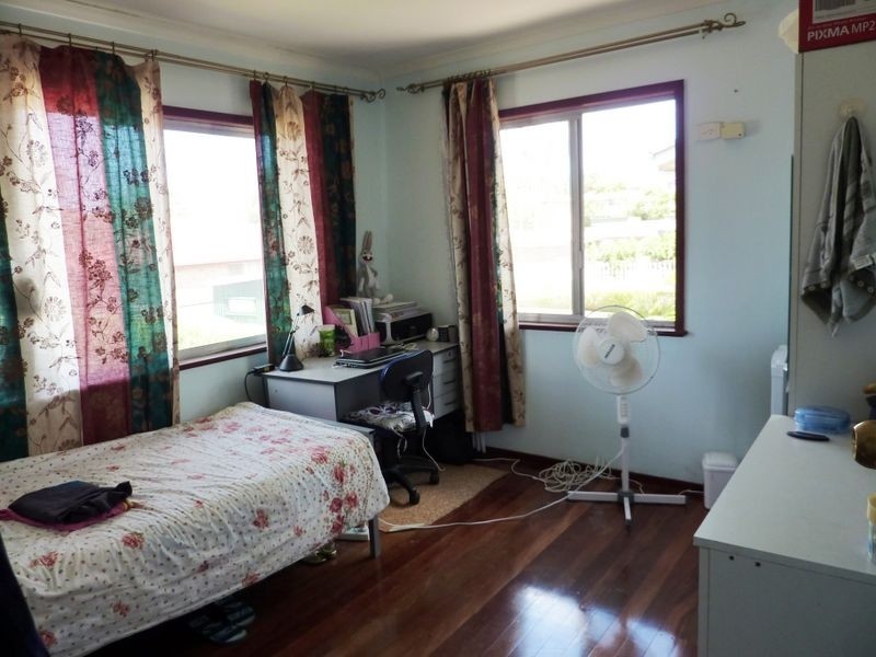 215 Mains Rd, Sunnybank QLD 4109