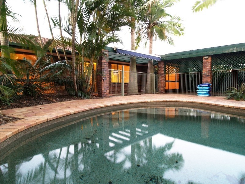 11 Allamanda Street, Runcorn QLD 4113