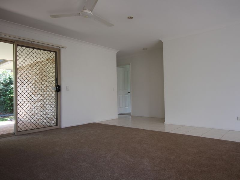 10 Mapelton Circuit, Parkinson QLD 4115