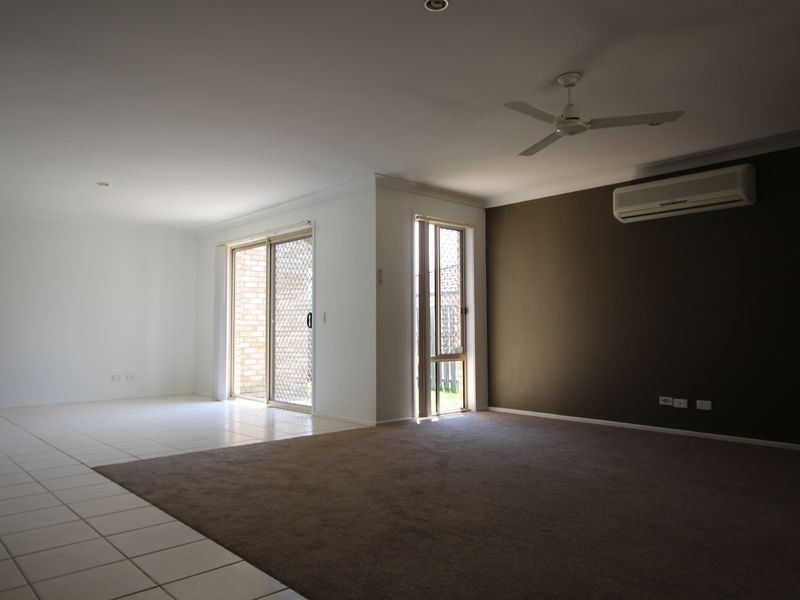 10 Mapelton Circuit, Parkinson QLD 4115
