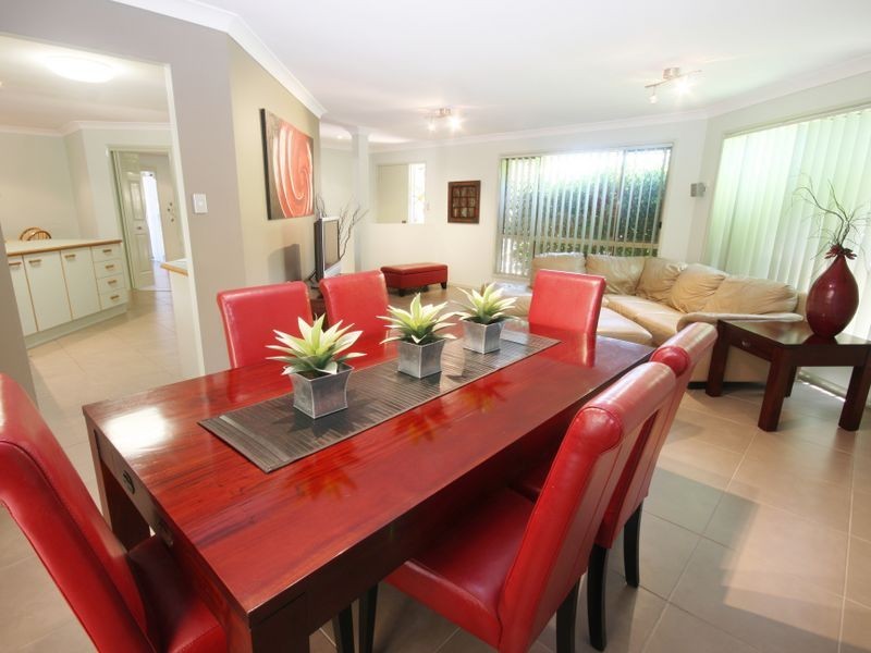 11 Balgownie Crescent, Parkinson QLD 4115