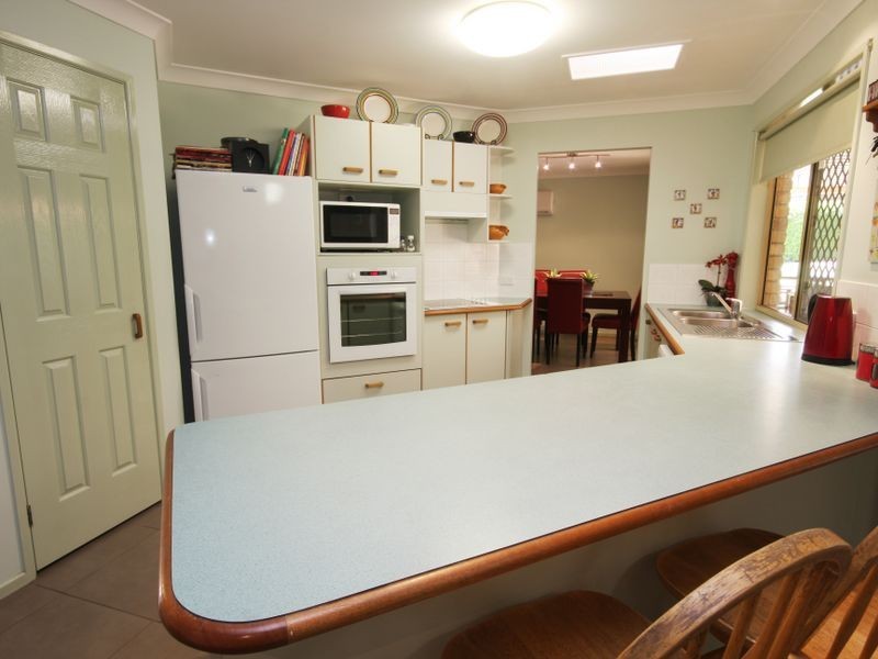 11 Balgownie Crescent, Parkinson QLD 4115