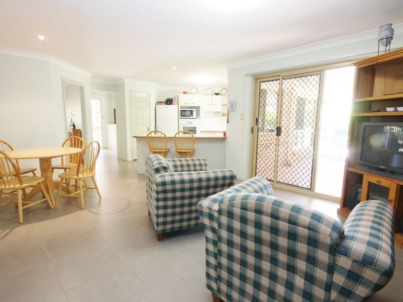 11 Balgownie Crescent, Parkinson QLD 4115