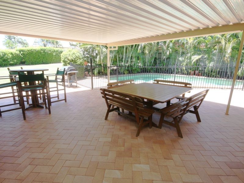 11 Balgownie Crescent, Parkinson QLD 4115