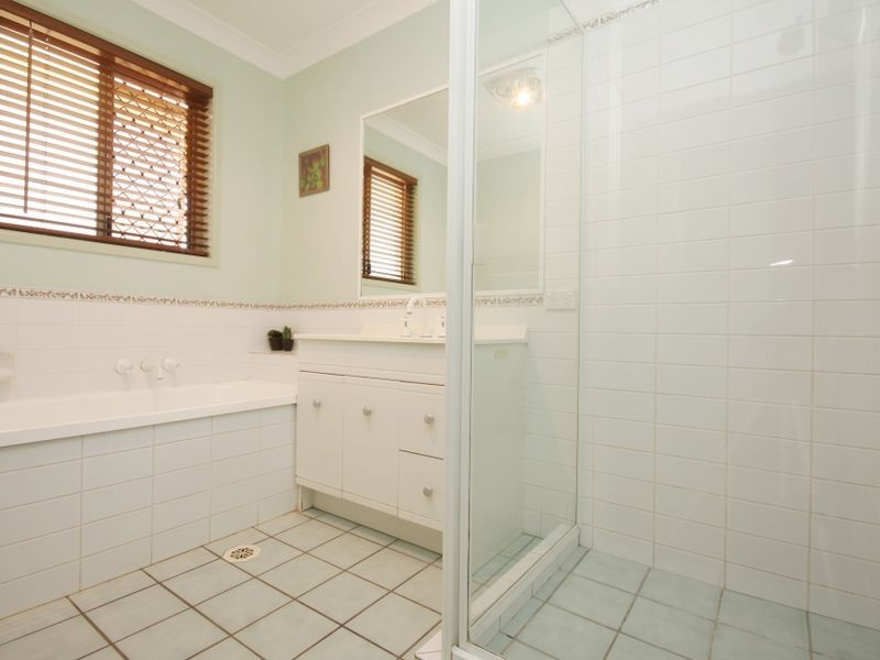 11 Balgownie Crescent, Parkinson QLD 4115