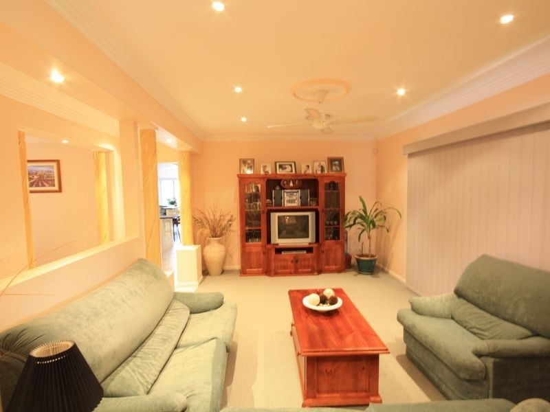 11 Mitchell Place, Parkinson QLD 4115