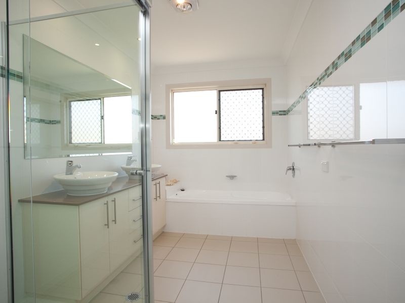 36 Willowleaf Close, Stretton QLD 4116