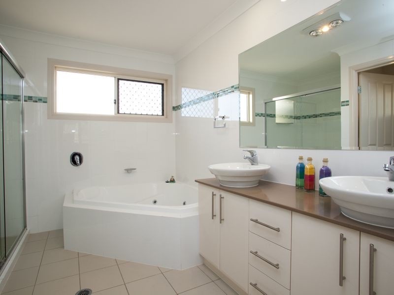 36 Willowleaf Close, Stretton QLD 4116