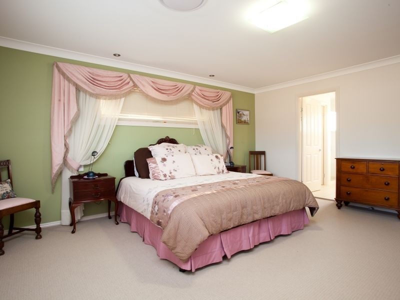 36 Willowleaf Close, Stretton QLD 4116