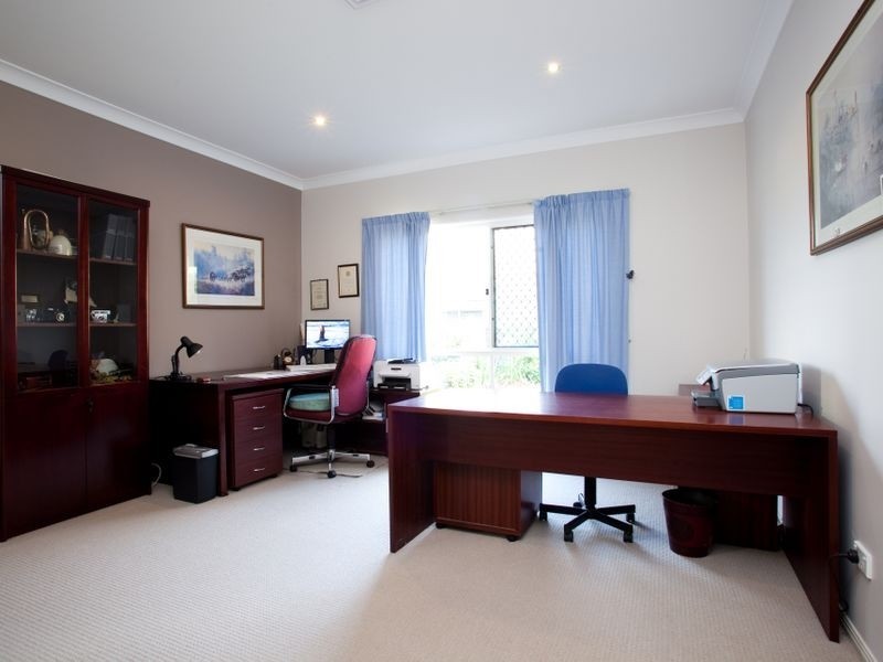 36 Willowleaf Close, Stretton QLD 4116