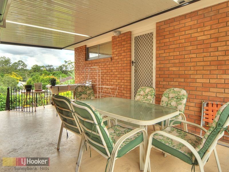 80 Granadilla Street, Macgregor QLD 4109