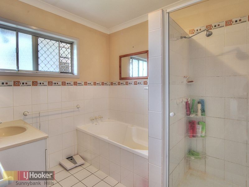 80 Granadilla Street, Macgregor QLD 4109