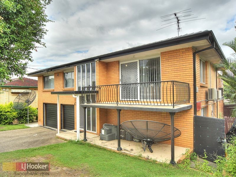 80 Granadilla Street, Macgregor QLD 4109