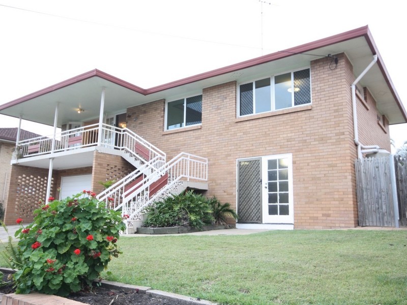 61 Granadilla Street, Macgregor QLD 4109