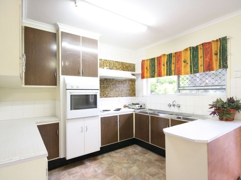 61 Granadilla Street, Macgregor QLD 4109