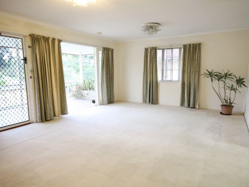 61 Granadilla Street, Macgregor QLD 4109