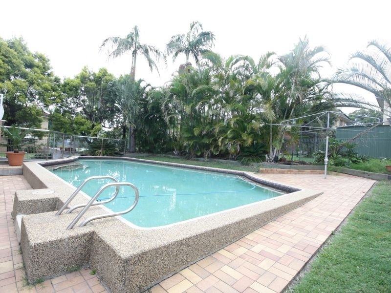 61 Granadilla Street, Macgregor QLD 4109