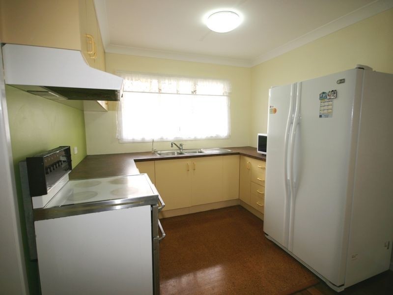 10 Lowndes Street, Salisbury QLD 4107