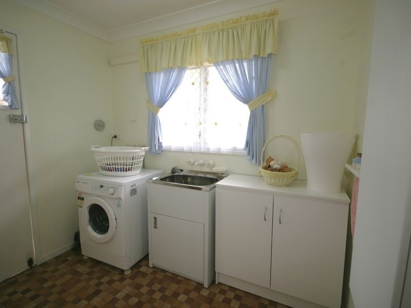 10 Lowndes Street, Salisbury QLD 4107