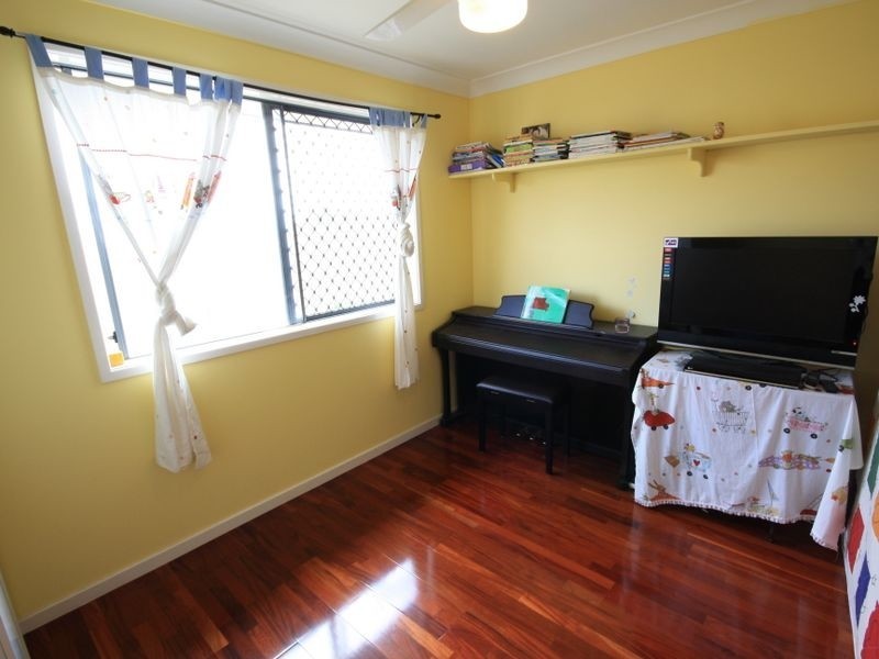 29 Robinson Crescent, Runcorn QLD 4113
