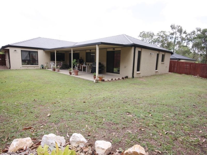 22 Woodlark Crescent, Parkinson QLD 4115