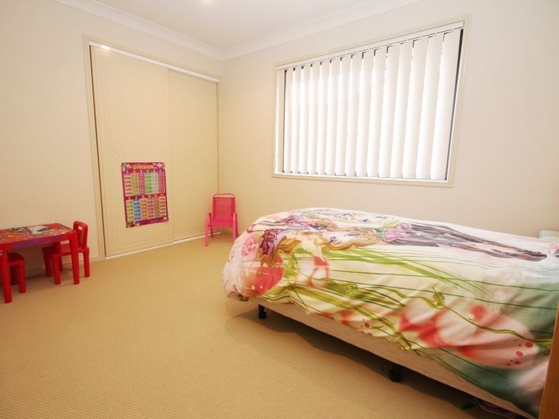 22 Woodlark Crescent, Parkinson QLD 4115