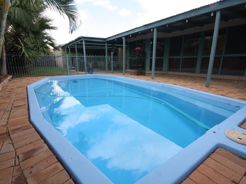 12 Carlisle Place, Parkinson QLD 4115