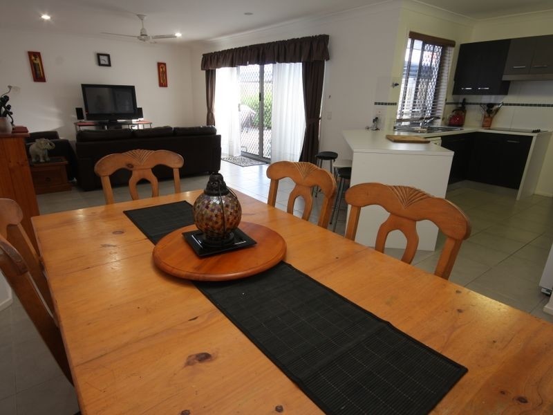 52 Kakadu Street, Parkinson QLD 4115