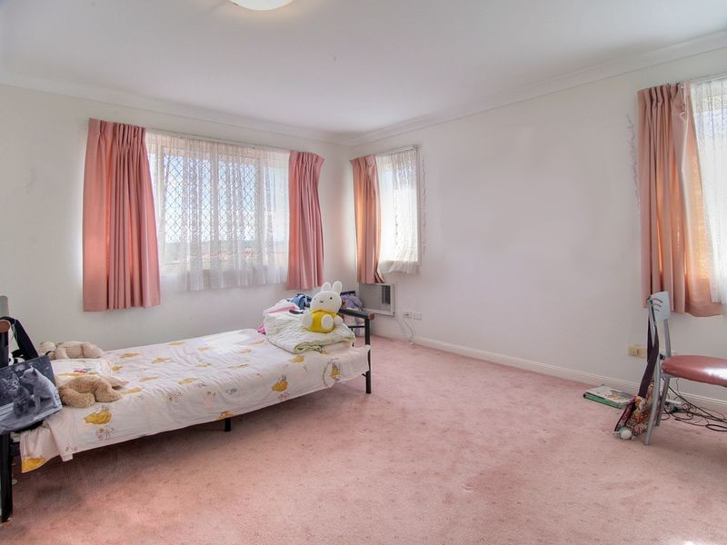 Stretton QLD 4116