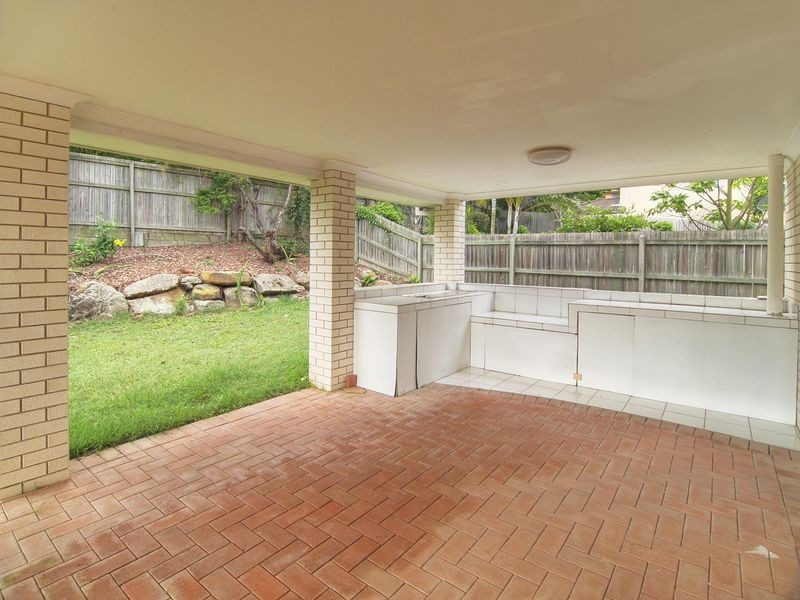 Stretton QLD 4116