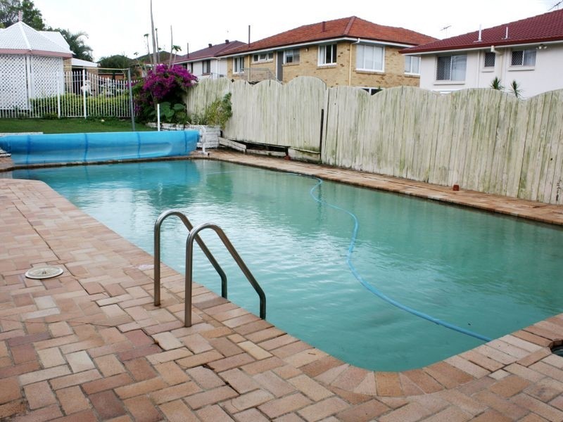 12 Angelina St, Macgregor QLD 4109