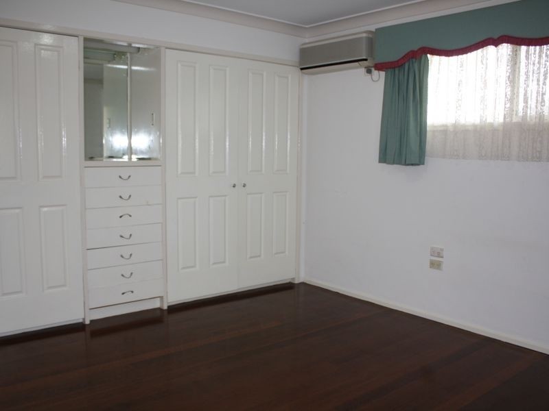 12 Angelina St, Macgregor QLD 4109