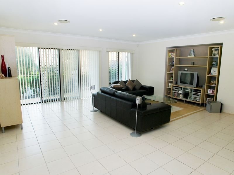 2 Lilydale Place, Calamvale QLD 4116