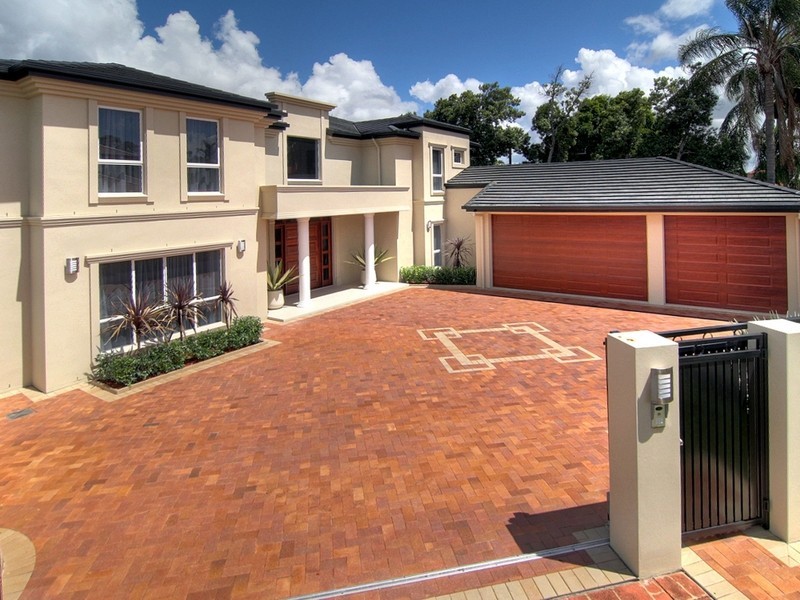 41 Parnassus St, Robertson QLD 4109