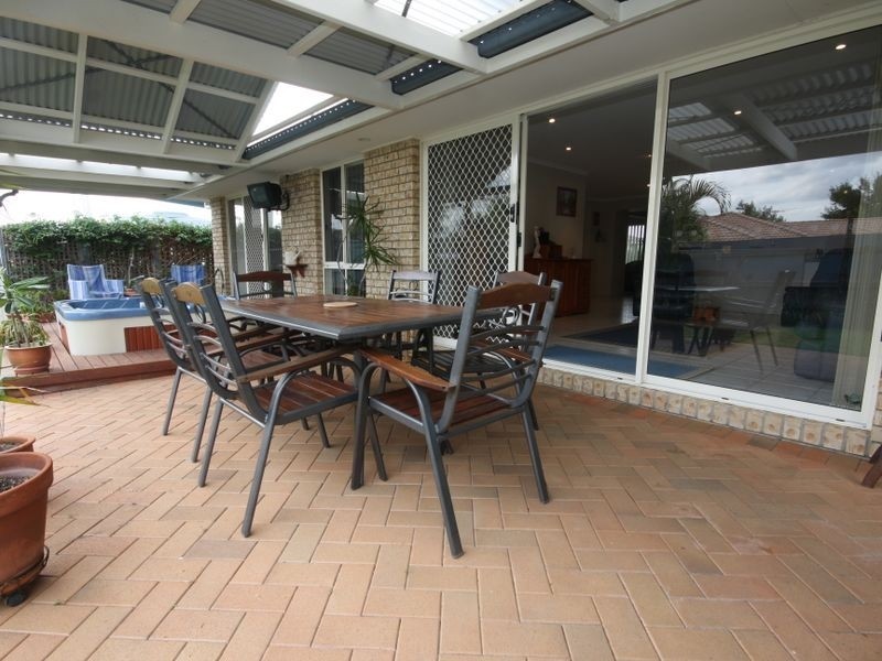 3 Warranilla Street, Parkinson QLD 4115