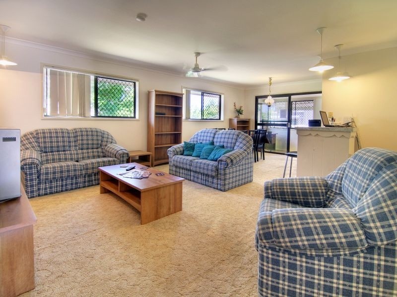 60 Chauvin Street, Robertson QLD 4109