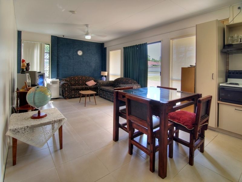 60 Chauvin Street, Robertson QLD 4109