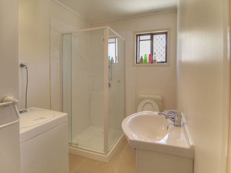 60 Chauvin Street, Robertson QLD 4109