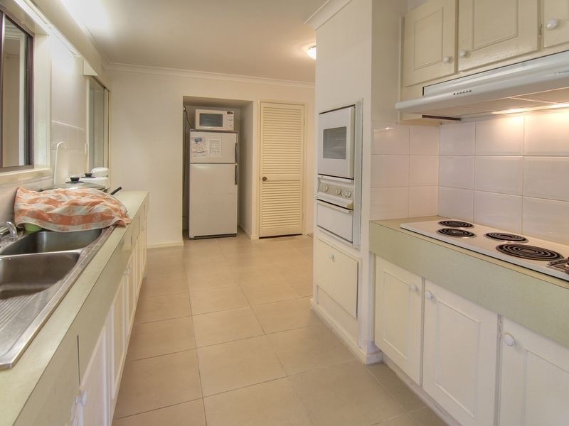 60 Chauvin Street, Robertson QLD 4109