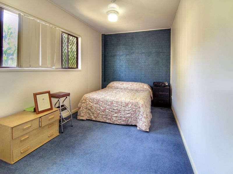 60 Chauvin Street, Robertson QLD 4109