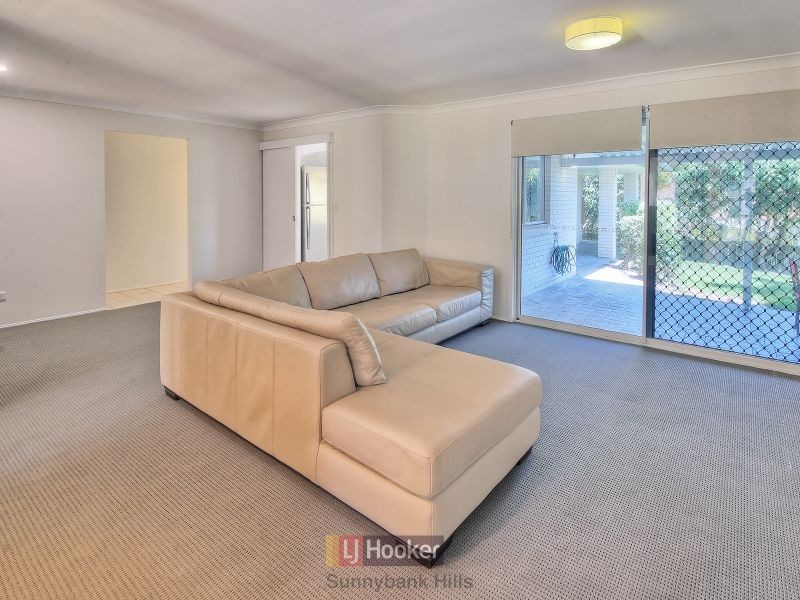 17 Golden Rain Place, Stretton QLD 4116