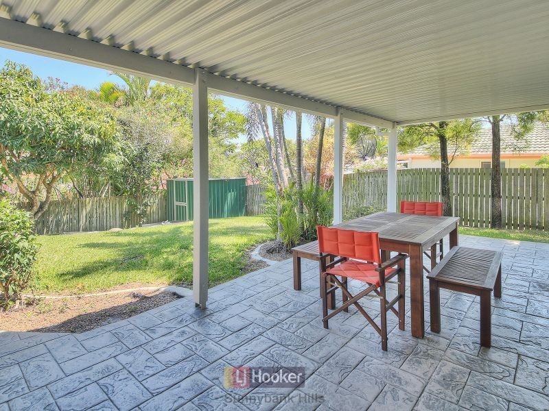 17 Golden Rain Place, Stretton QLD 4116