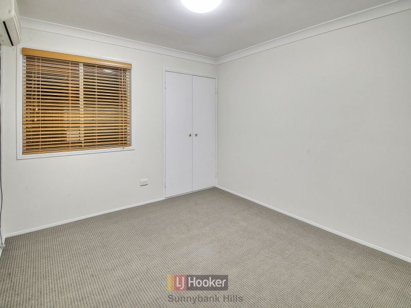 17 Golden Rain Place, Stretton QLD 4116