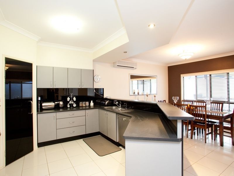 45 Argyle Pl, Parkinson QLD 4115