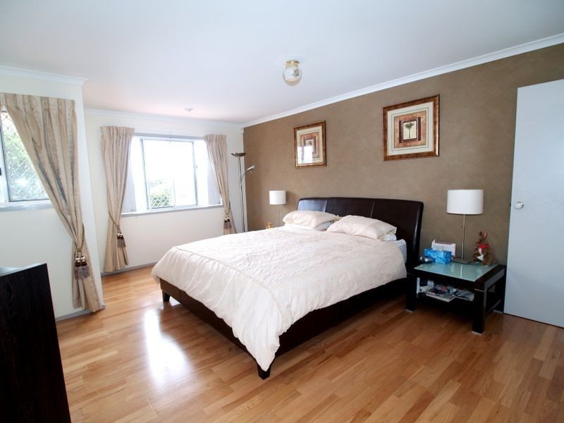 9 Chloe Cl, Eight Mile Plains QLD 4113