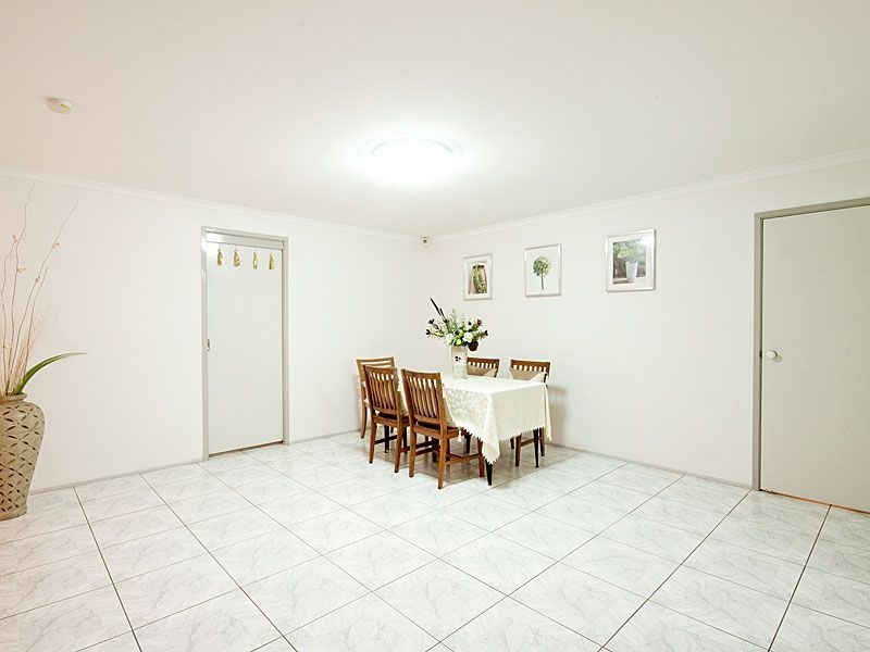 9 Chloe Cl, Eight Mile Plains QLD 4113