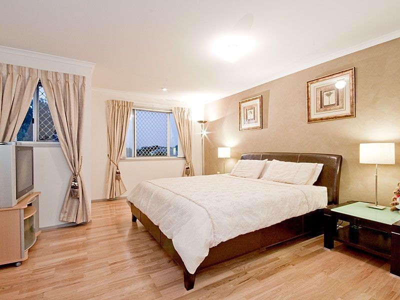 9 Chloe Cl, Eight Mile Plains QLD 4113