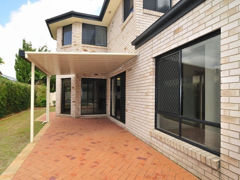 27 Parnassus Street, Robertson QLD 4109
