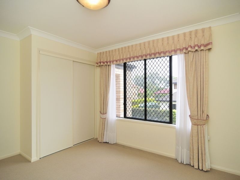 27 Parnassus Street, Robertson QLD 4109